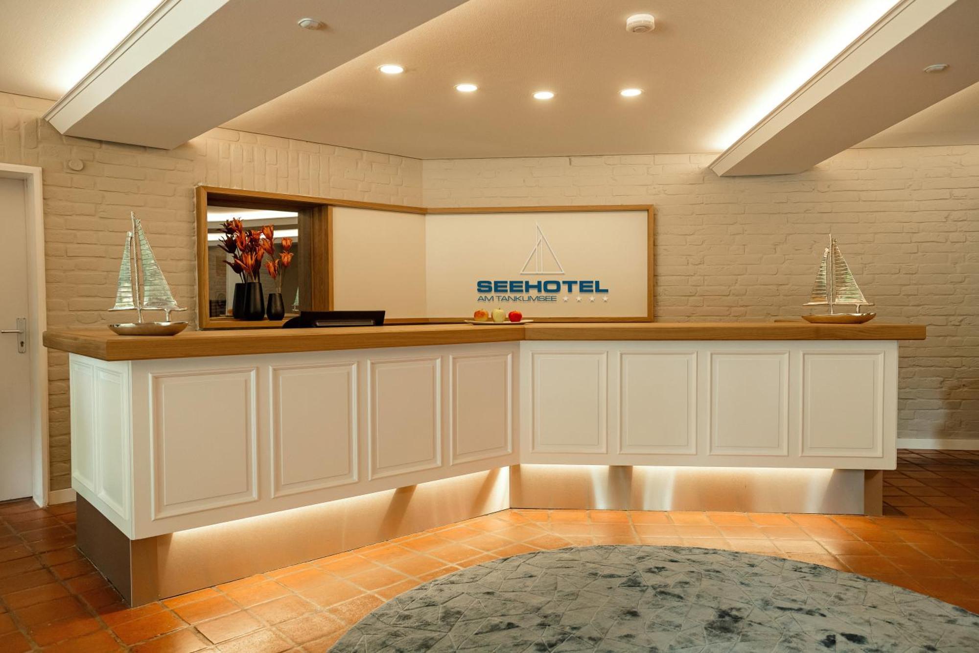Seehotel Am Tankumsee Isenbuettel Екстер'єр фото