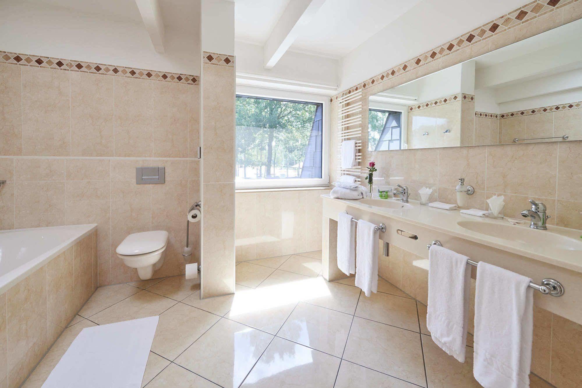 Seehotel Am Tankumsee Isenbuettel Екстер'єр фото