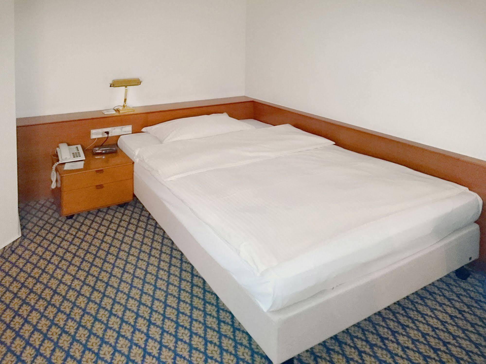 Seehotel Am Tankumsee Isenbuettel Екстер'єр фото